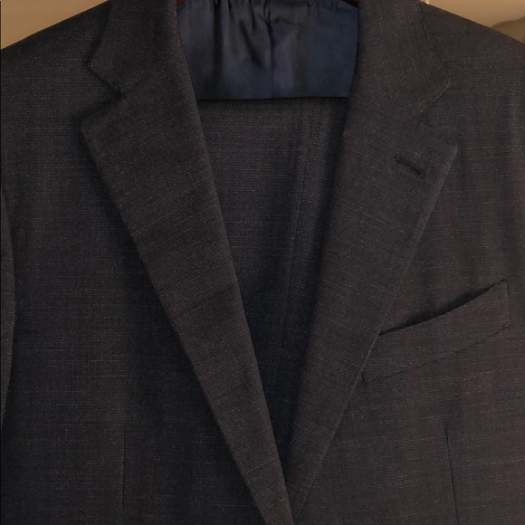 Men’s Suit - Picture 2 of 8